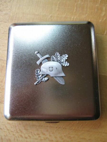 Helmet Swoard Oakleaf Cigarette Case